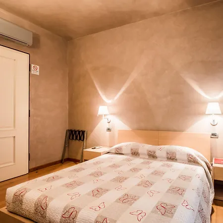 מלון Relais 23 & Ristorante Castelnuovo Belbo