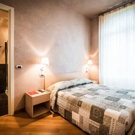 Relais 23 & Ristorante מלון Castelnuovo Belbo