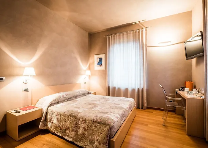 Hotel Relais 23 & Ristorante Castelnuovo Belbo